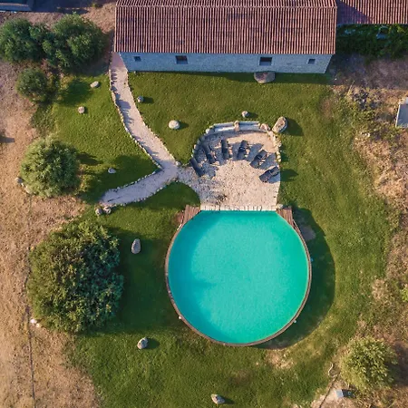 Isa - With Swimming-pool In Badesi