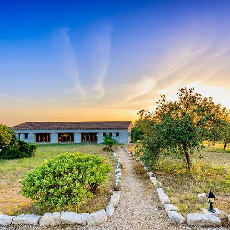 Isa - With Swimming-pool In Appart hôtel Badesi