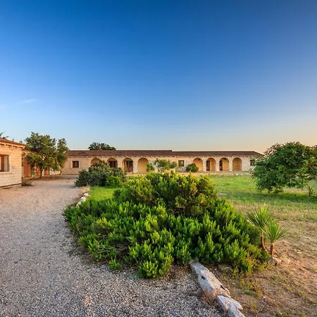 Isa - With Swimming-pool In 3* Badesi