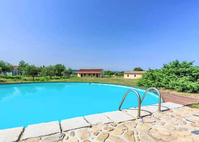 Apartahotel Isa - With Swimming-pool In Badesi