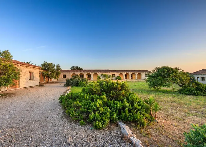 Isa - With Swimming-pool In 3* Badesi